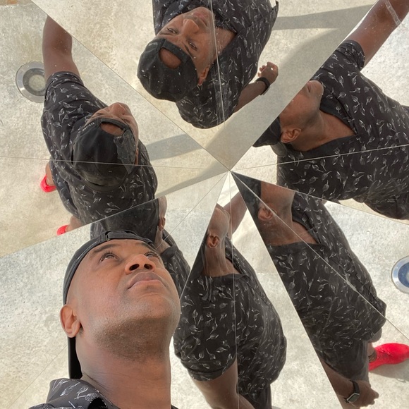 Meet your Posher, Loren - Picture 1 of 1